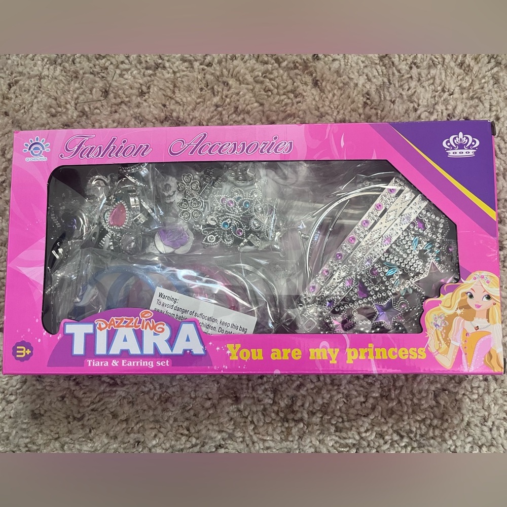 New 40 pc dress up set